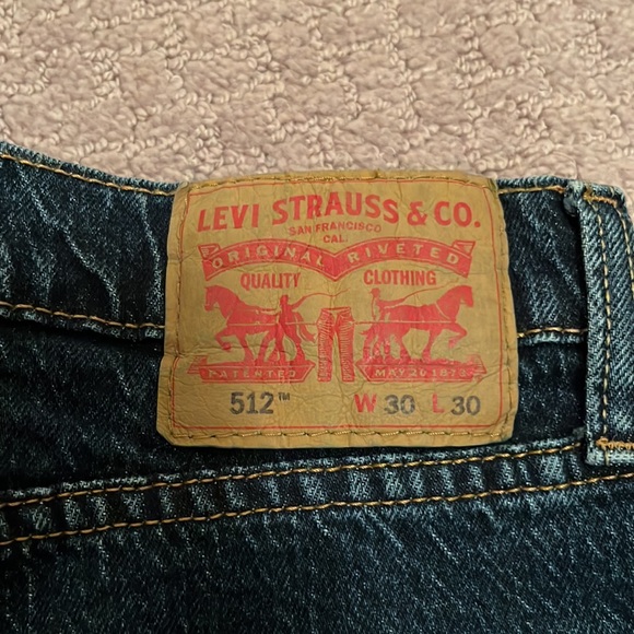 Y2K Bebe tshirt & levi jeans - Picture 5 of 7